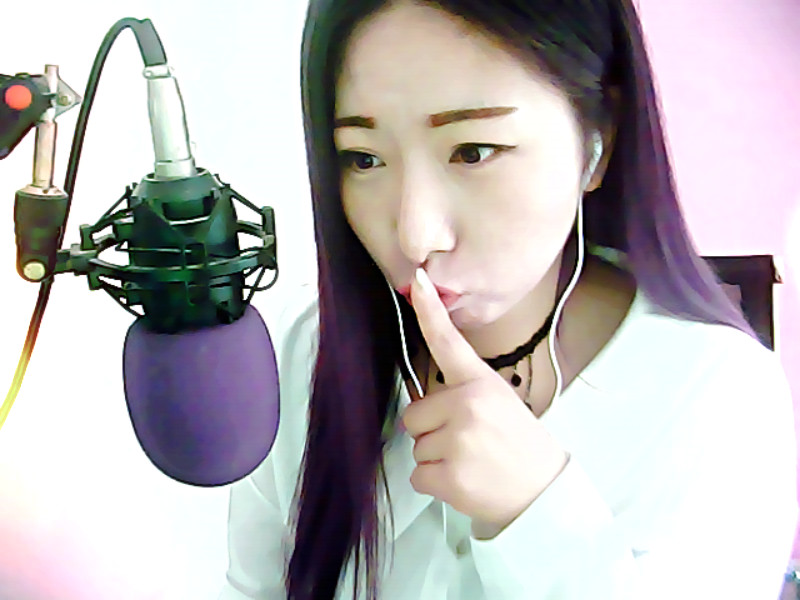 hot沐岚个人动态 - hot沐岚直播间 - 美女视频聊天交友-六间房秀场