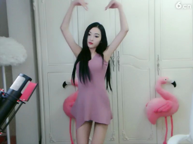 嫣然