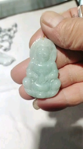 和田玉吊坠