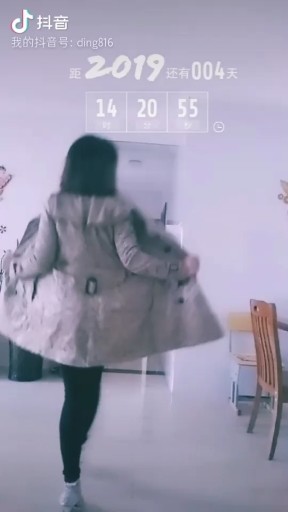 时间最宝贵，能开心快乐就不浪费
