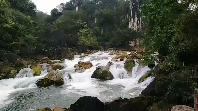 贵州黄果树景区附近七星岩景区