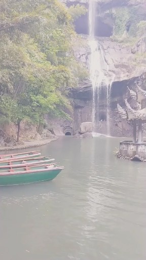 不一样的瀑布