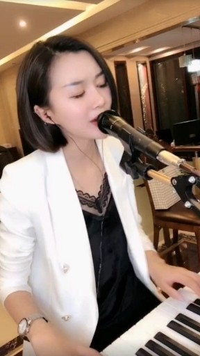 @蓝万