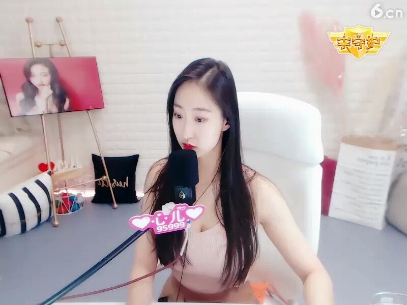 👄💛👂❤