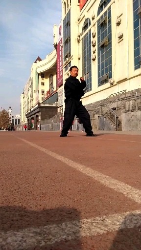 练习师父教的动作