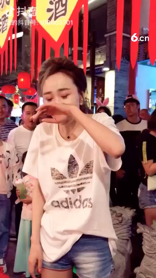 我也喝过酒摔过碗😊