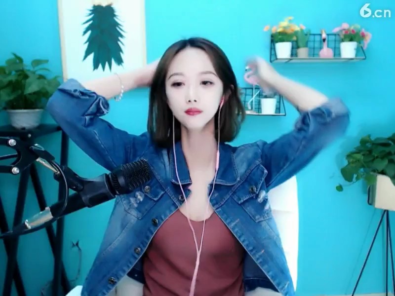 别往上扯了😂也看不见