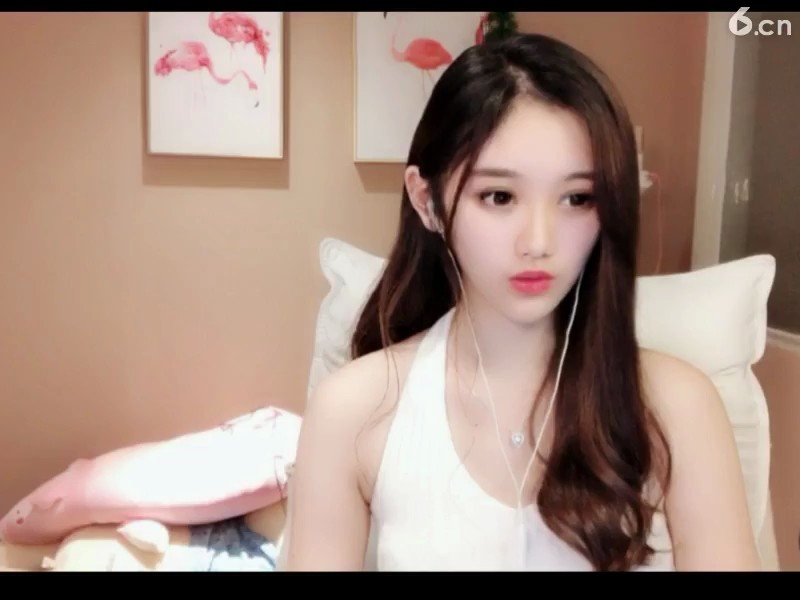 女神级女人，不一样的神情。太棒