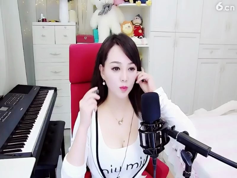 这美人痣真是地方😀