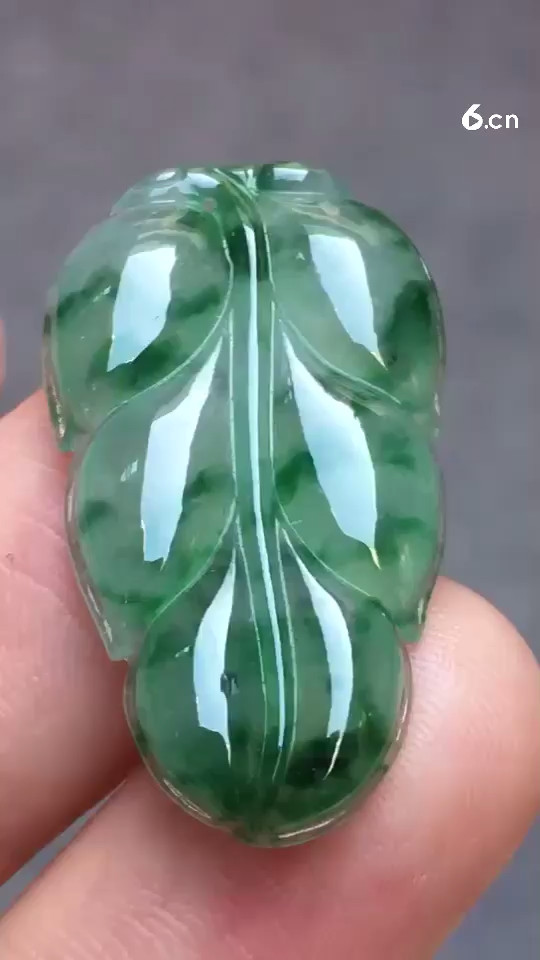 900