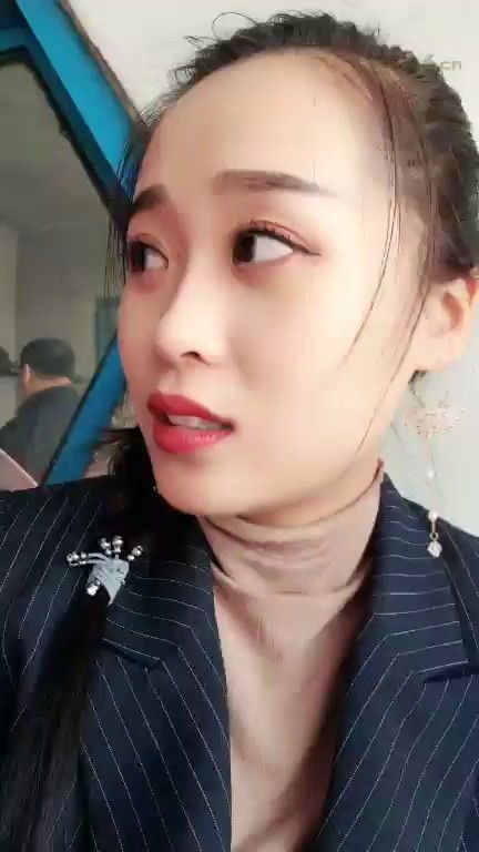 哈哈哈这对大眼睛😂