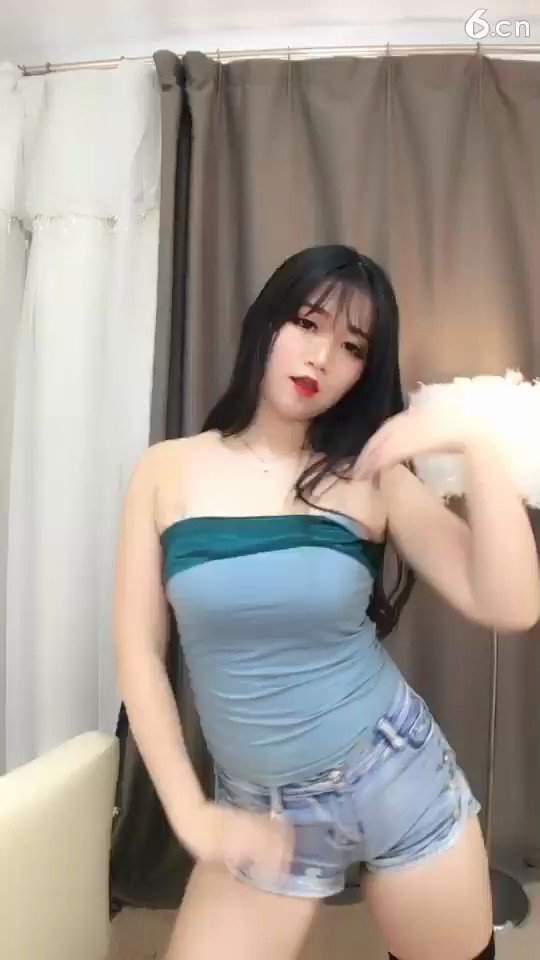 美女2