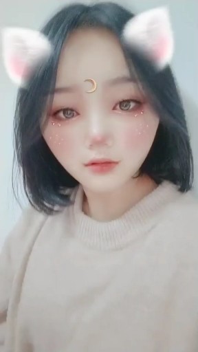 深夜臭美😜😜😜