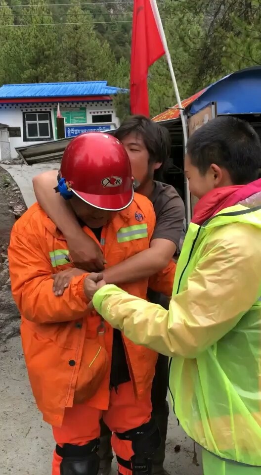 川藏线直播辽宁老人捐款2600