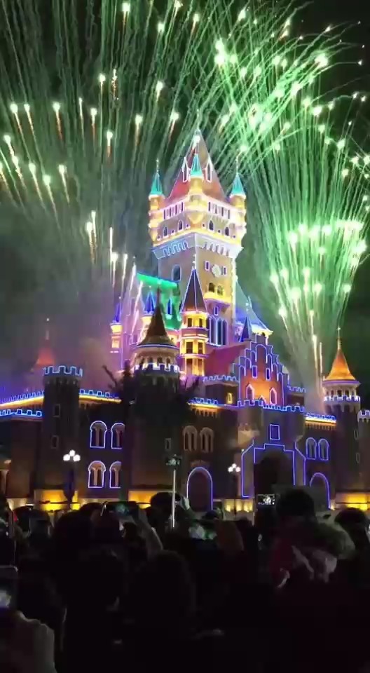 紫色烟花