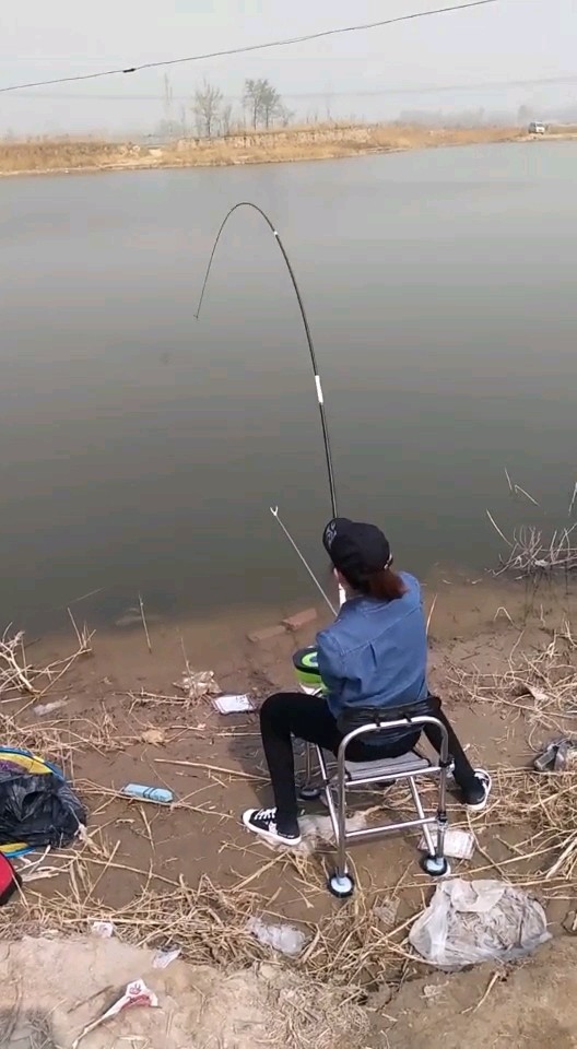 钓鱼