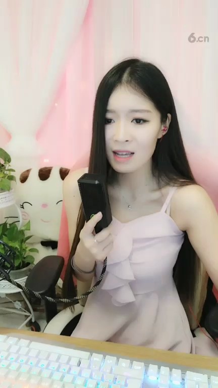 美女主播佳佳