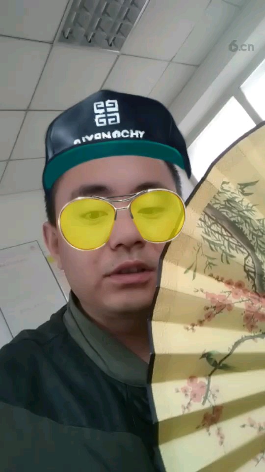 玻璃，光芒四射