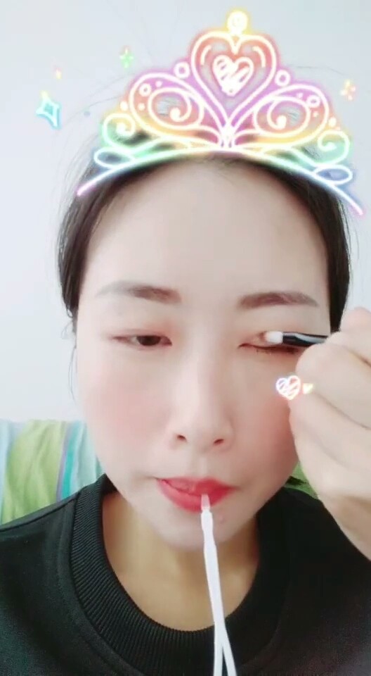 双眼皮精华主要：不是胶