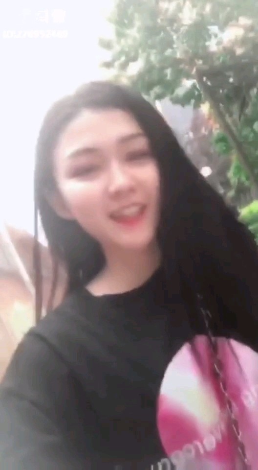 我建粉丝群了喜欢看我直播私我