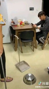 為了有更多搞笑視頻支持一下