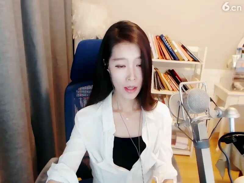 1586688