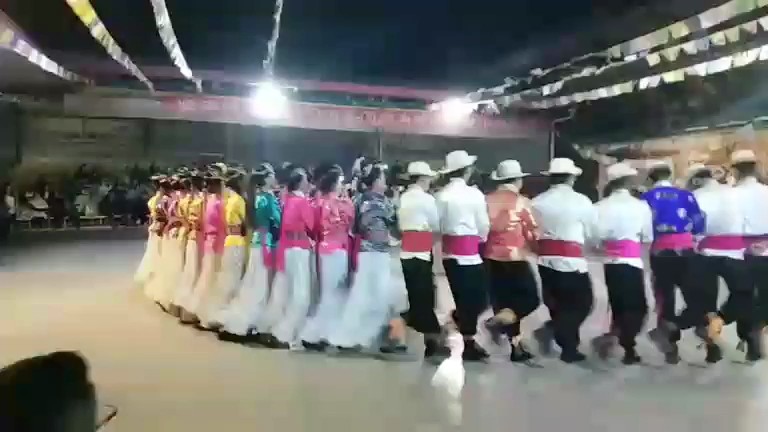 泸沽湖沟火晚会