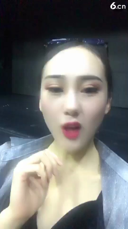 素素房间。
