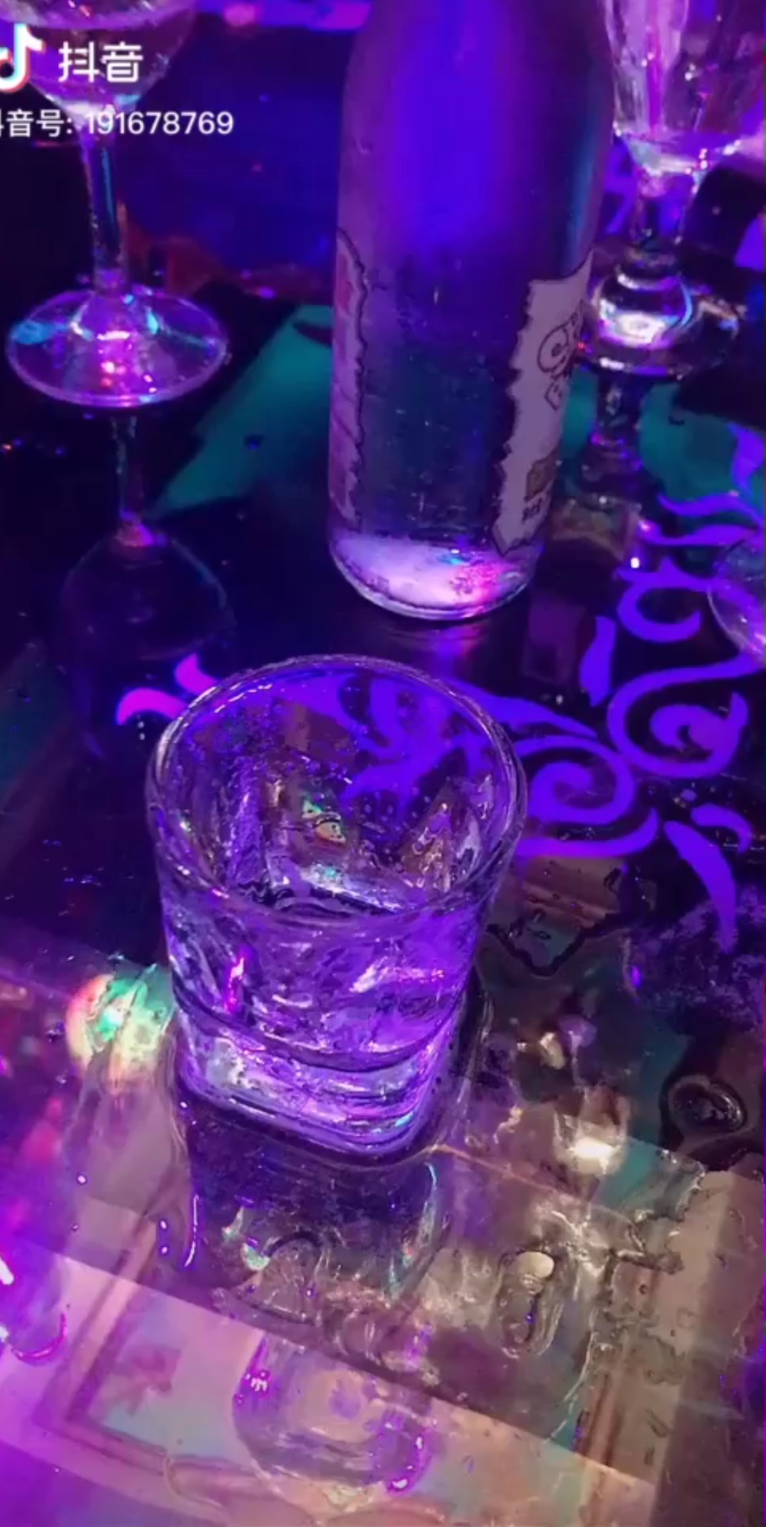 我今天喝醉了.喝醉了发现很想你
