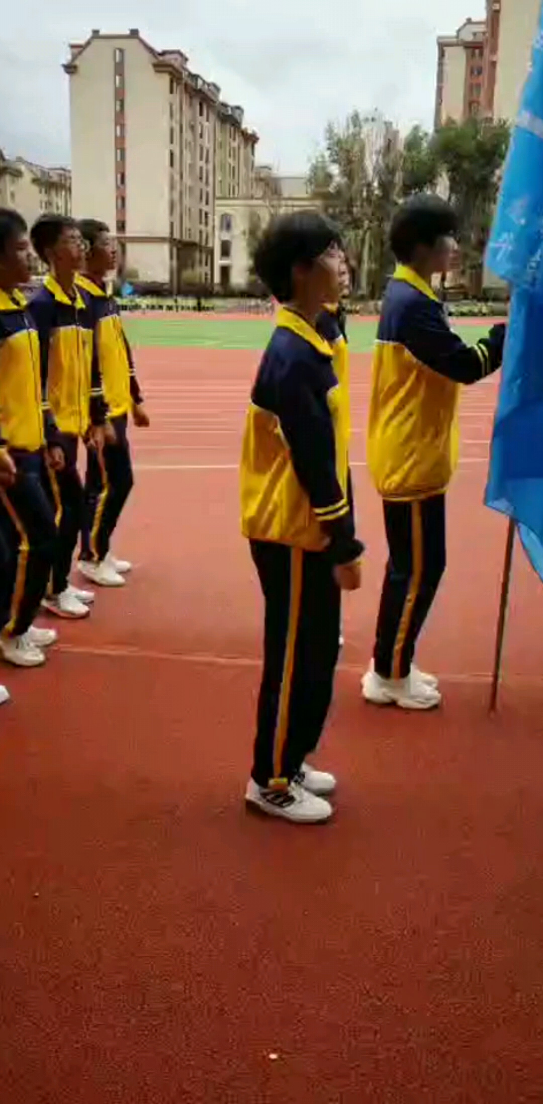 孩子们好样的