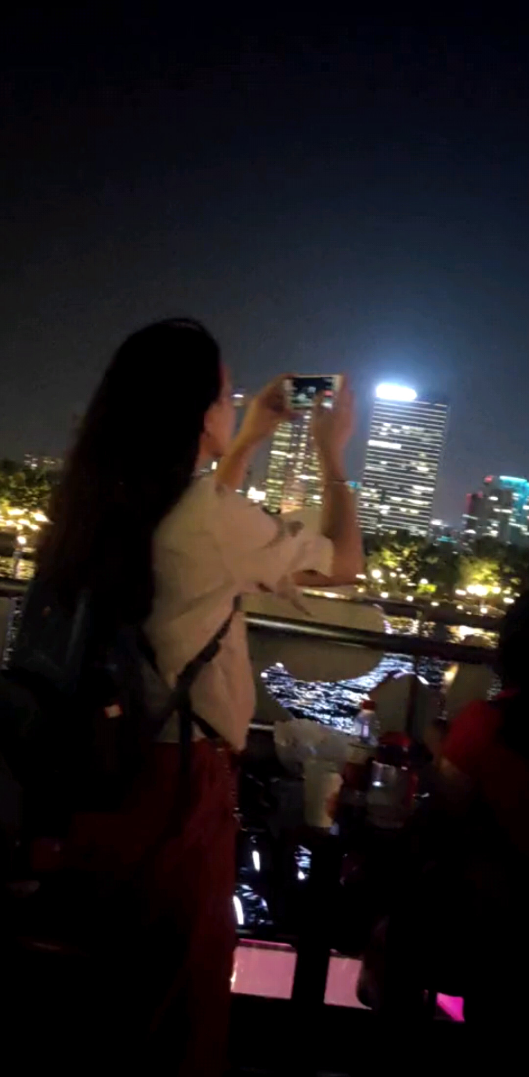 珠江边夜游。