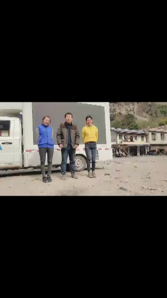 小江左拥右抱两徒弟
