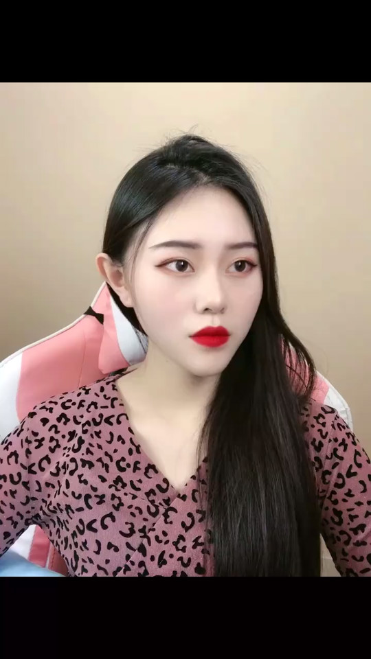 你把你女朋友删了吧