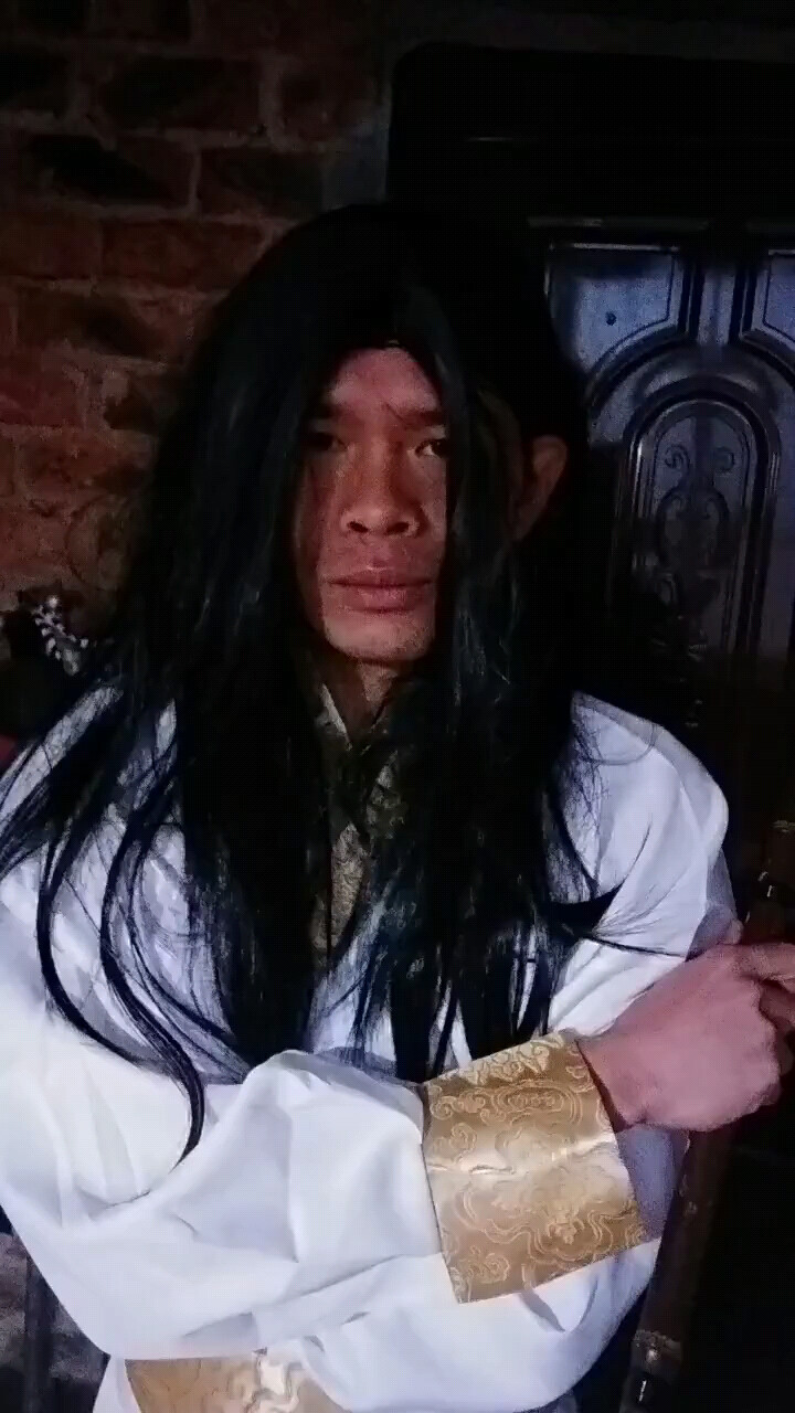 奚创万电影古装剧情