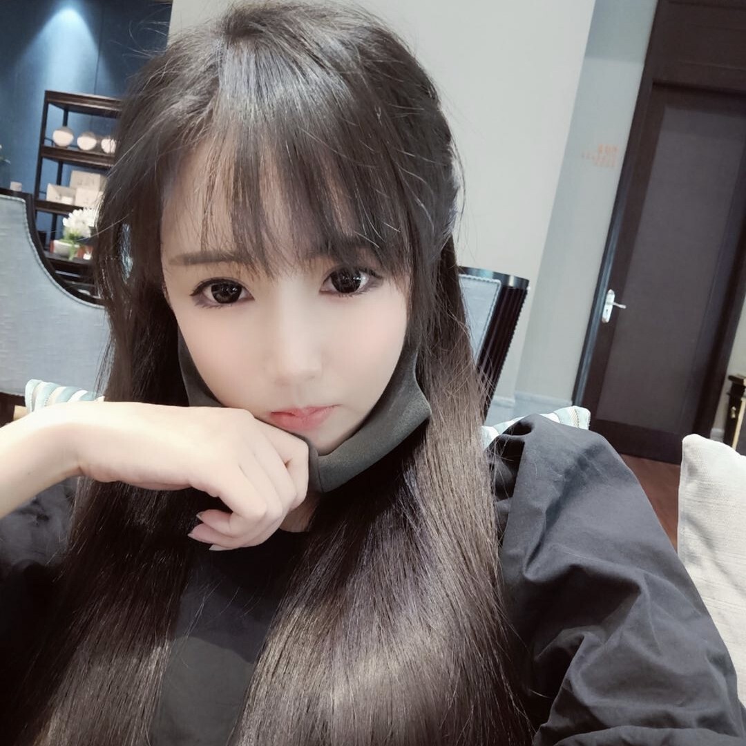 我还在你不爱✨海报