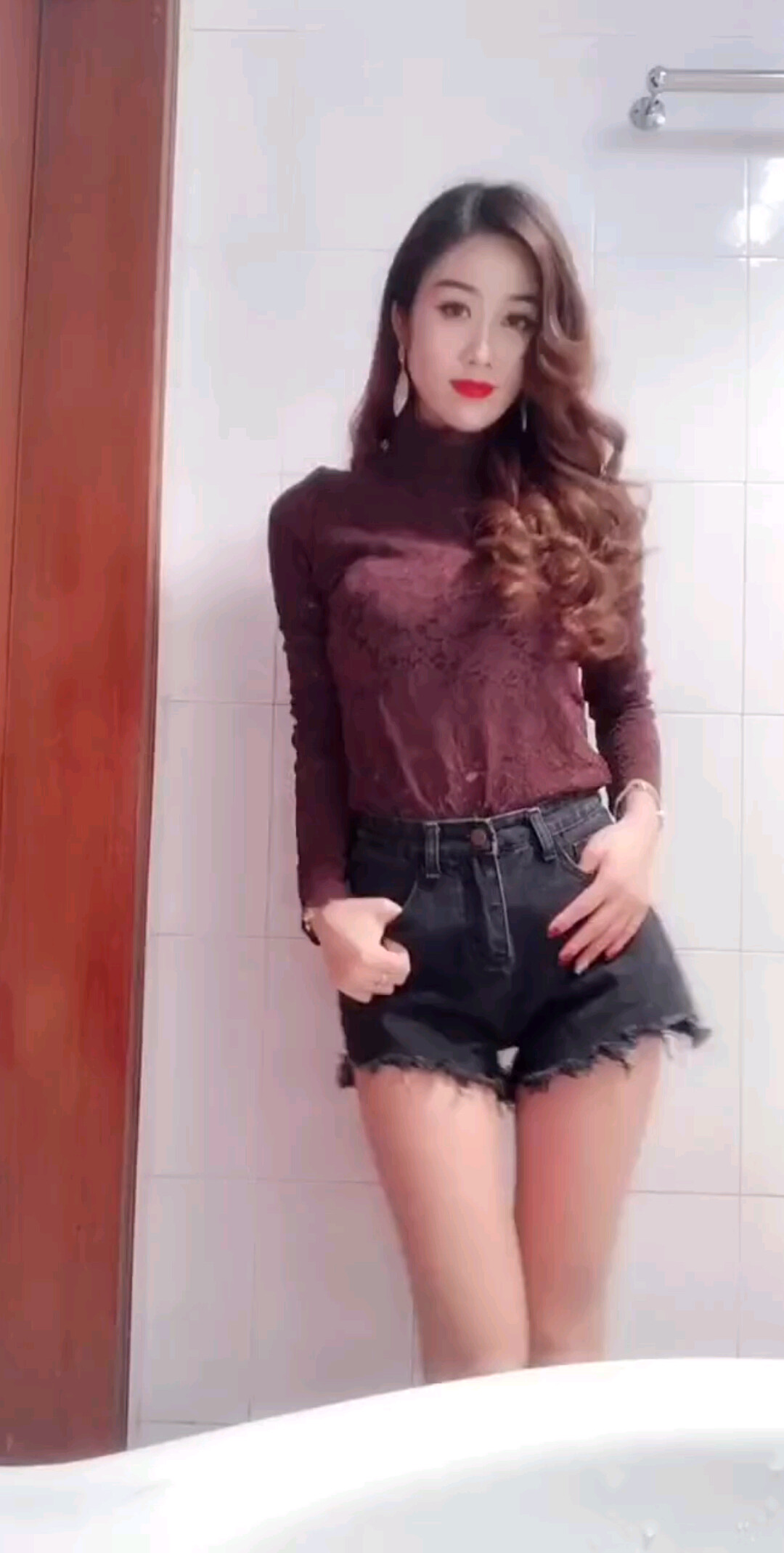 使人疲惫的不是远方的高山，而是