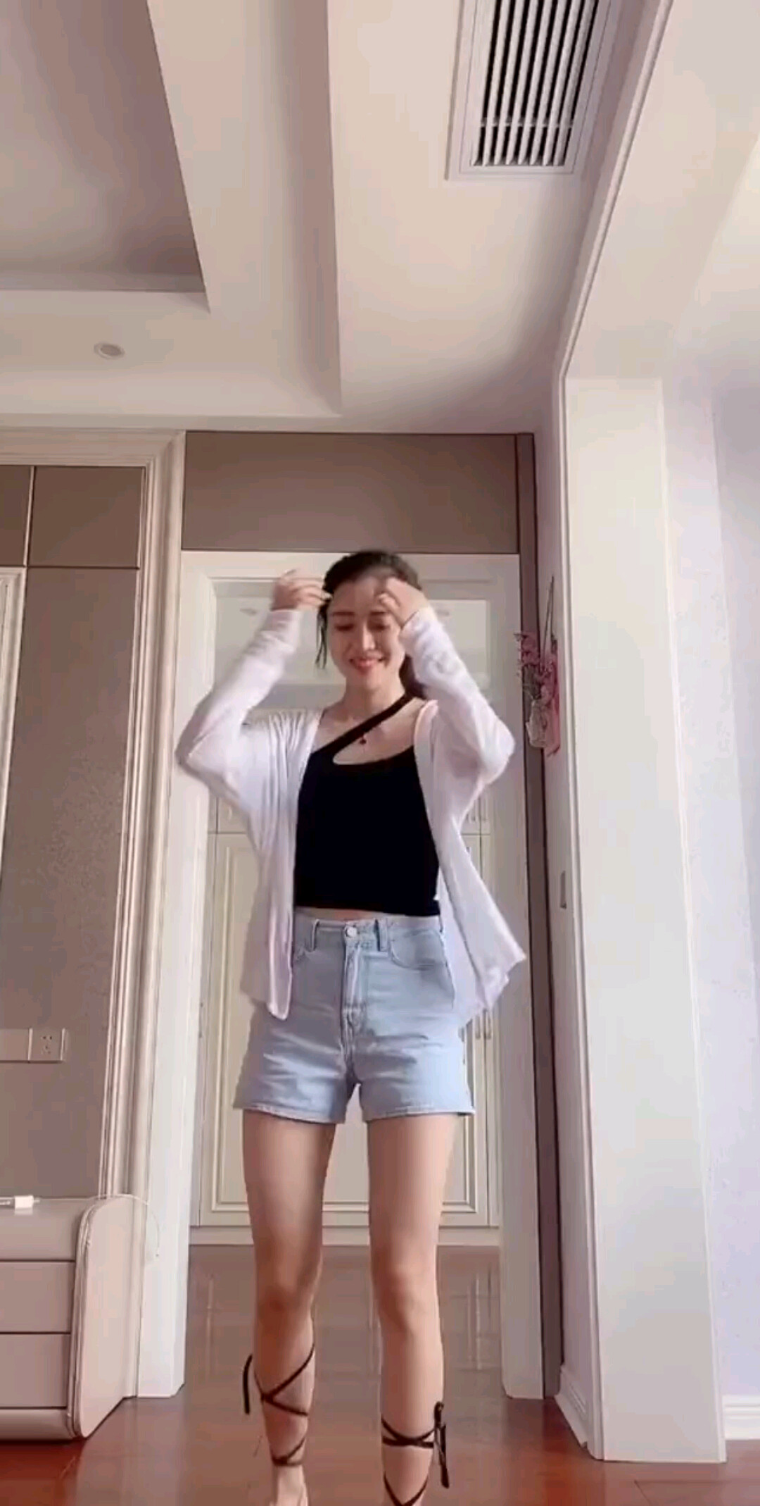 只要保持距离，每个人看起来都像