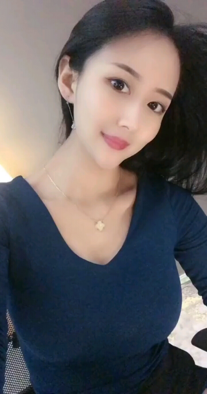 和快乐的人在一起，嘴角就常带微