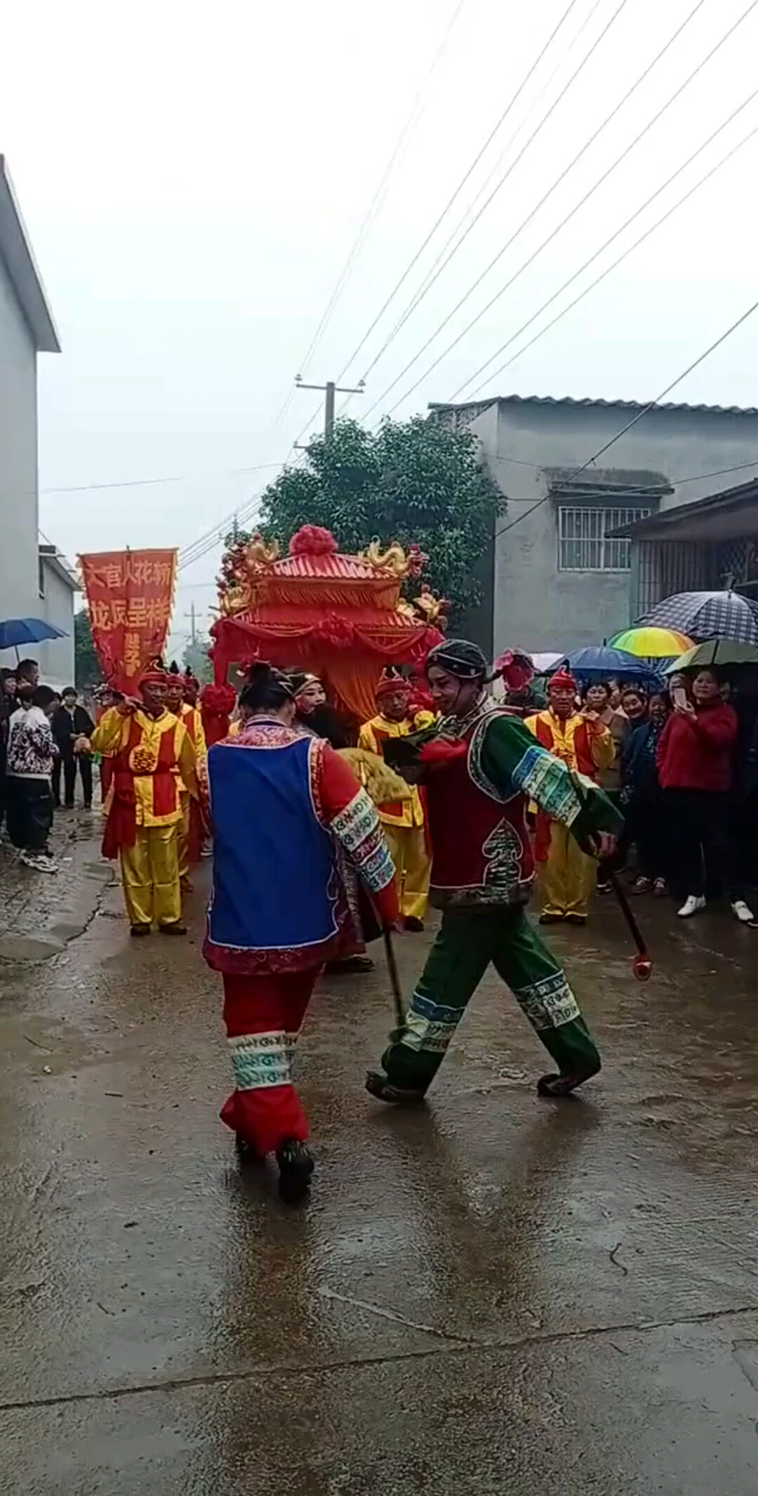 八抬大轿迎亲来