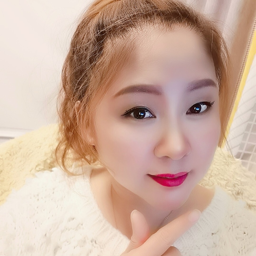 丫💞头海报