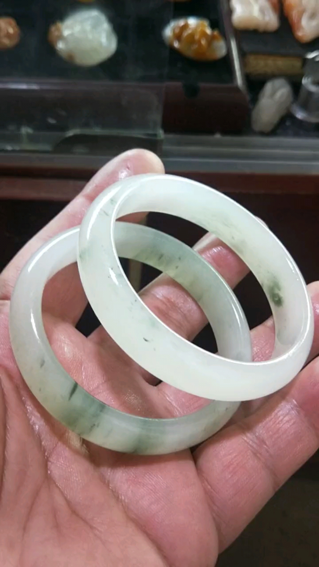 天山翠手镯（又名新疆翡翠）