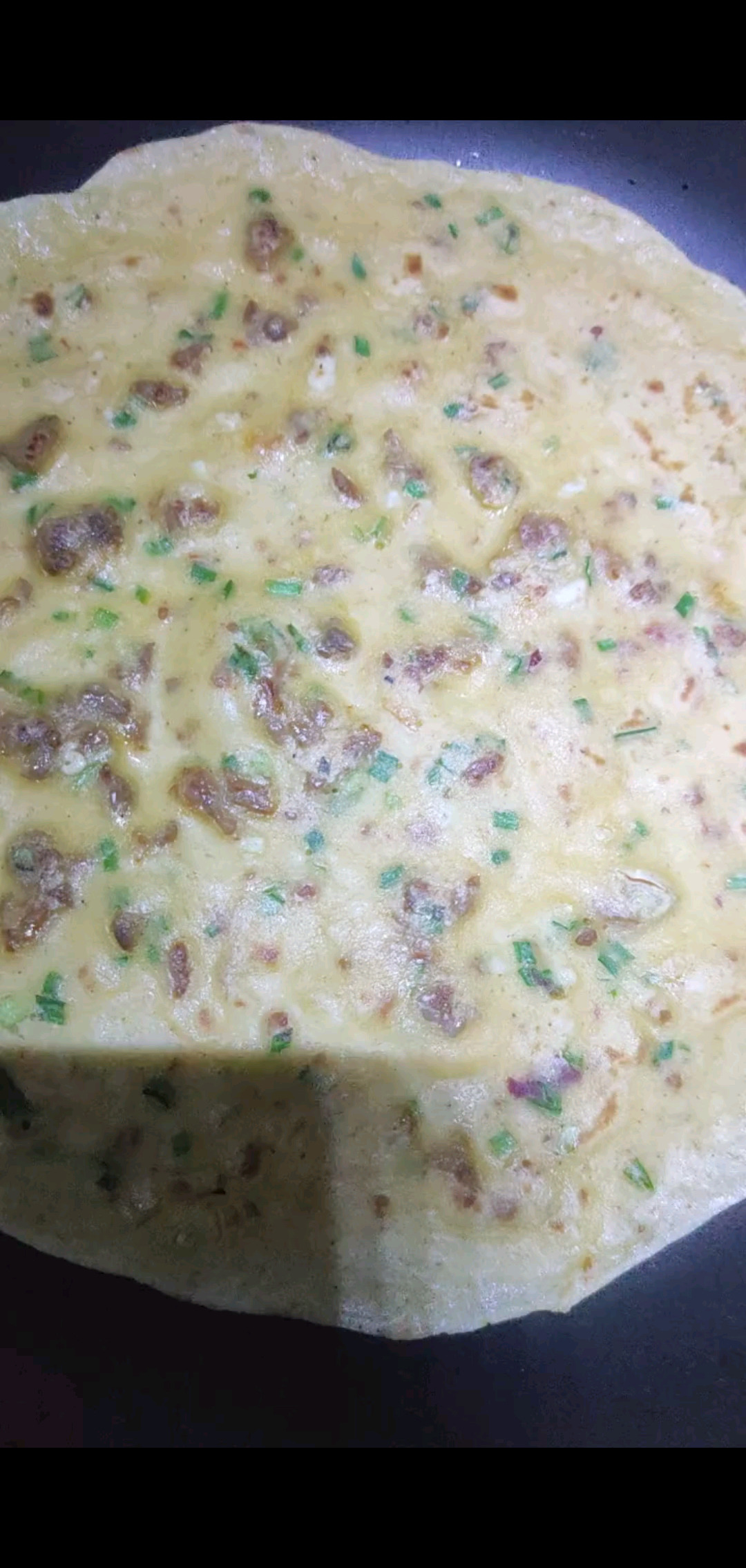 鸡蛋，肉沫，葱花烙的