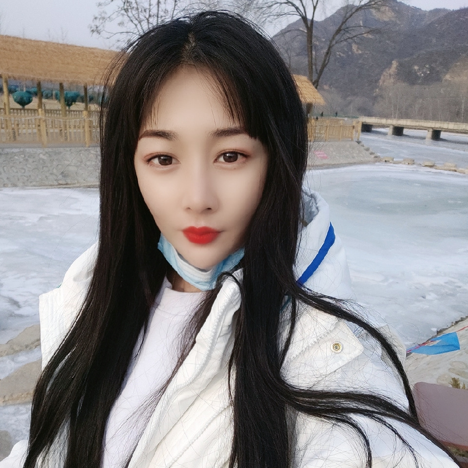 👄小狐👄海报