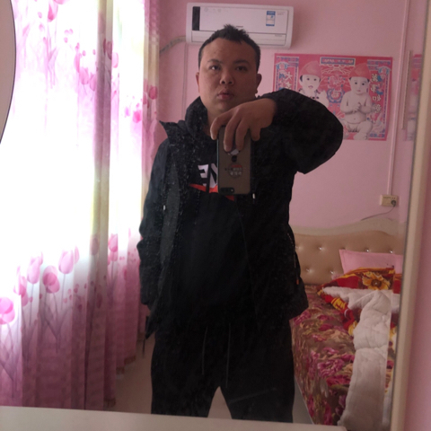 杨公子不吃香菜🍒海报