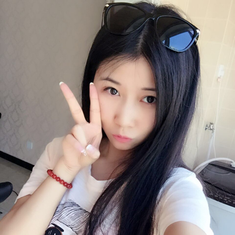 嘚瑟💗小辣妈海报