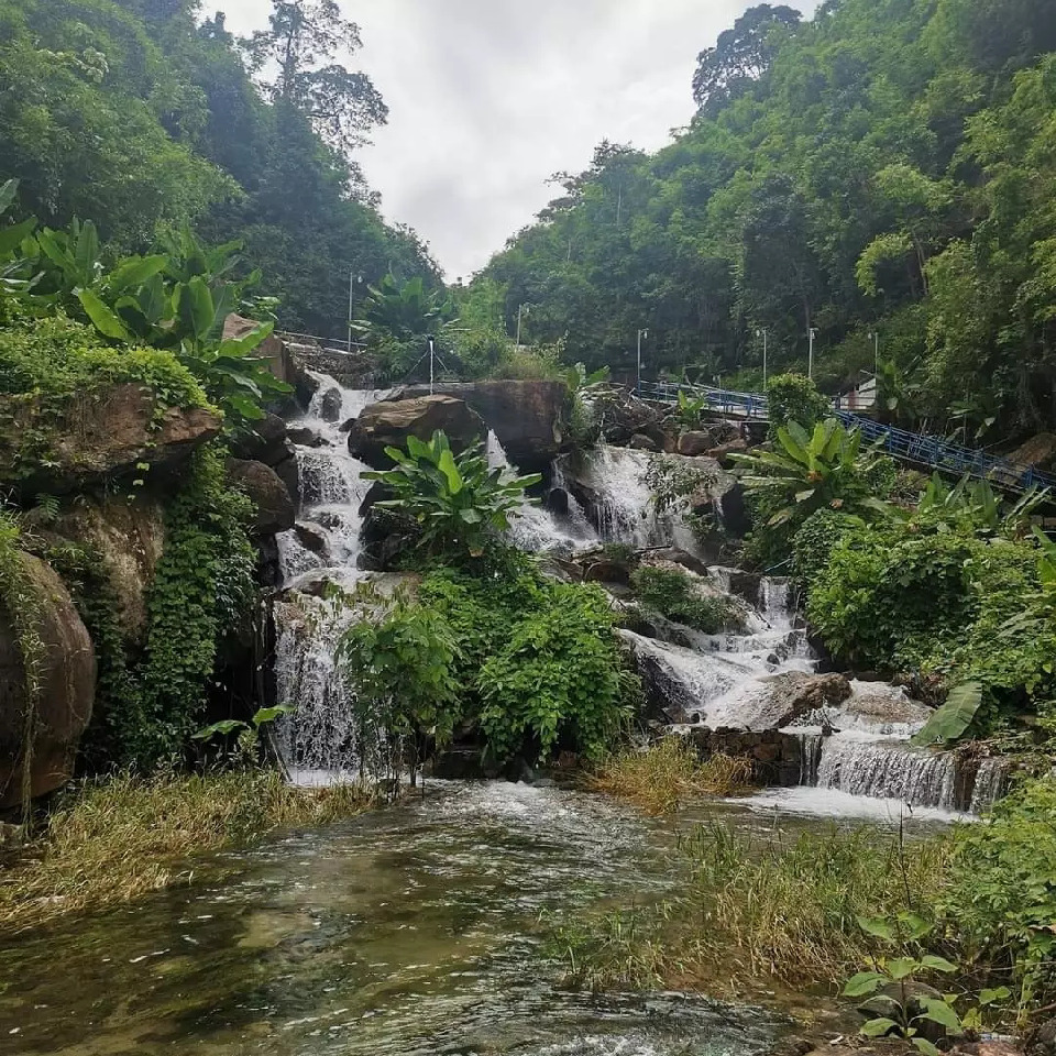 请你重新改海报