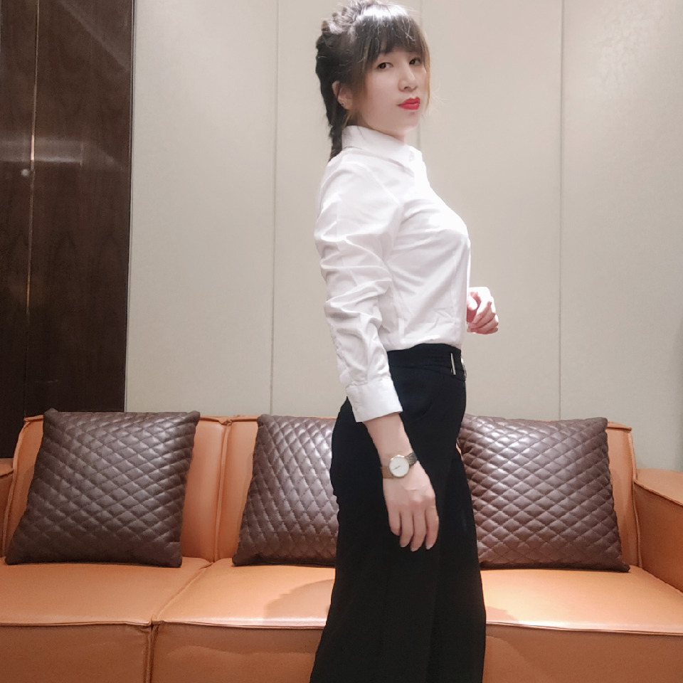 女神🤩海报