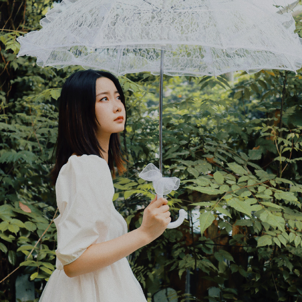 鲨鲨鱼子酱海报
