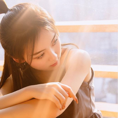 夏䒕莫海报