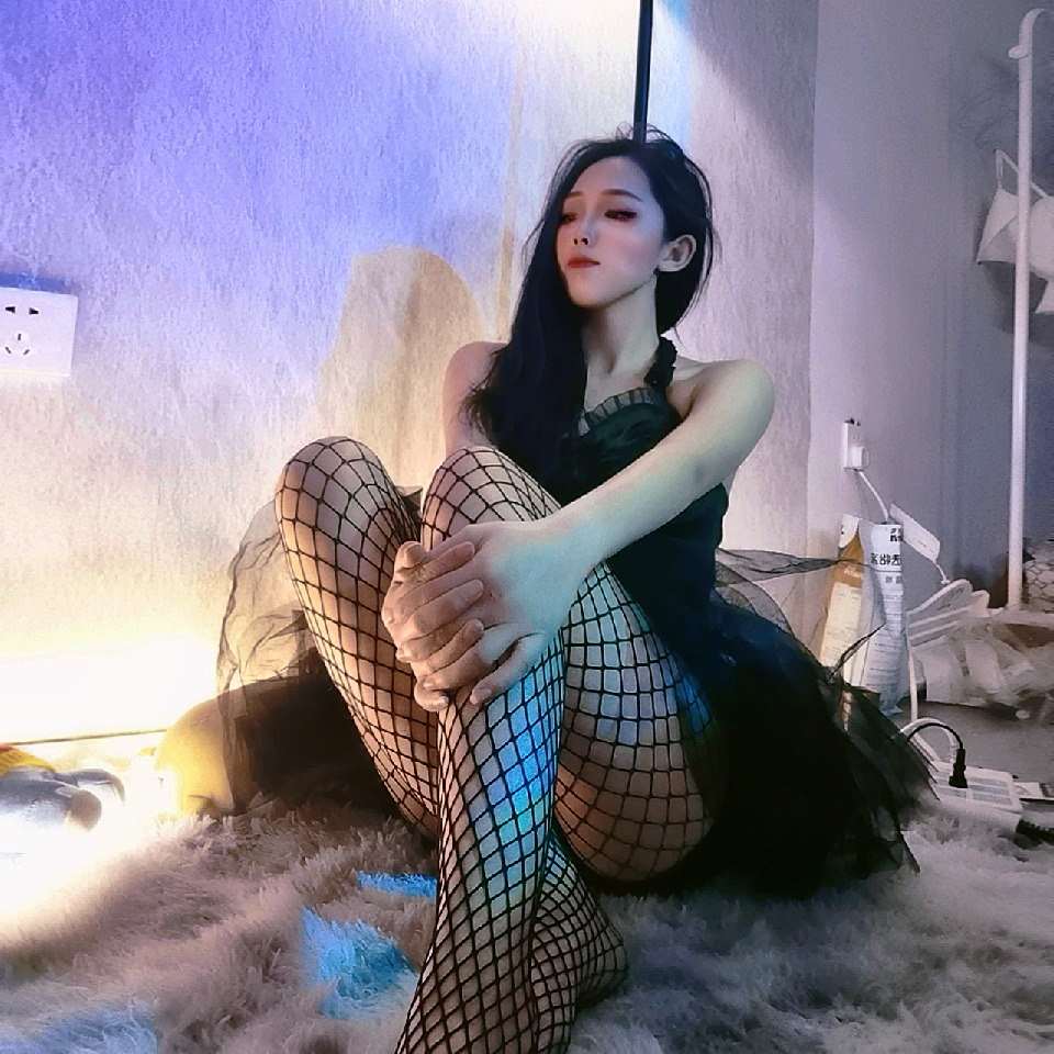 飞———虎妞凌凌海报